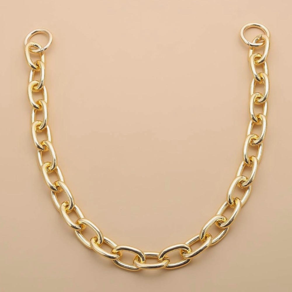 CHUNKY GOLD CHAIN (Purse NOT included)